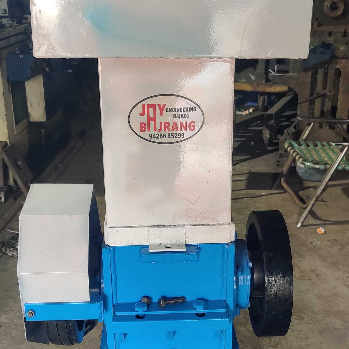Plastic Regrind Machine