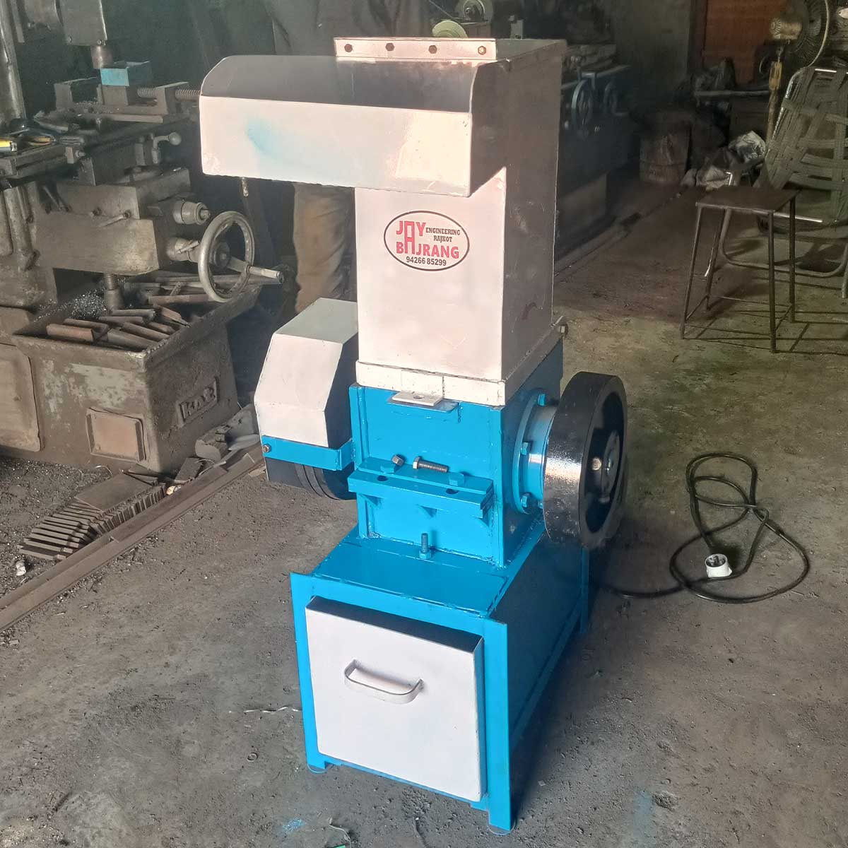 Scrap Grinder Machine